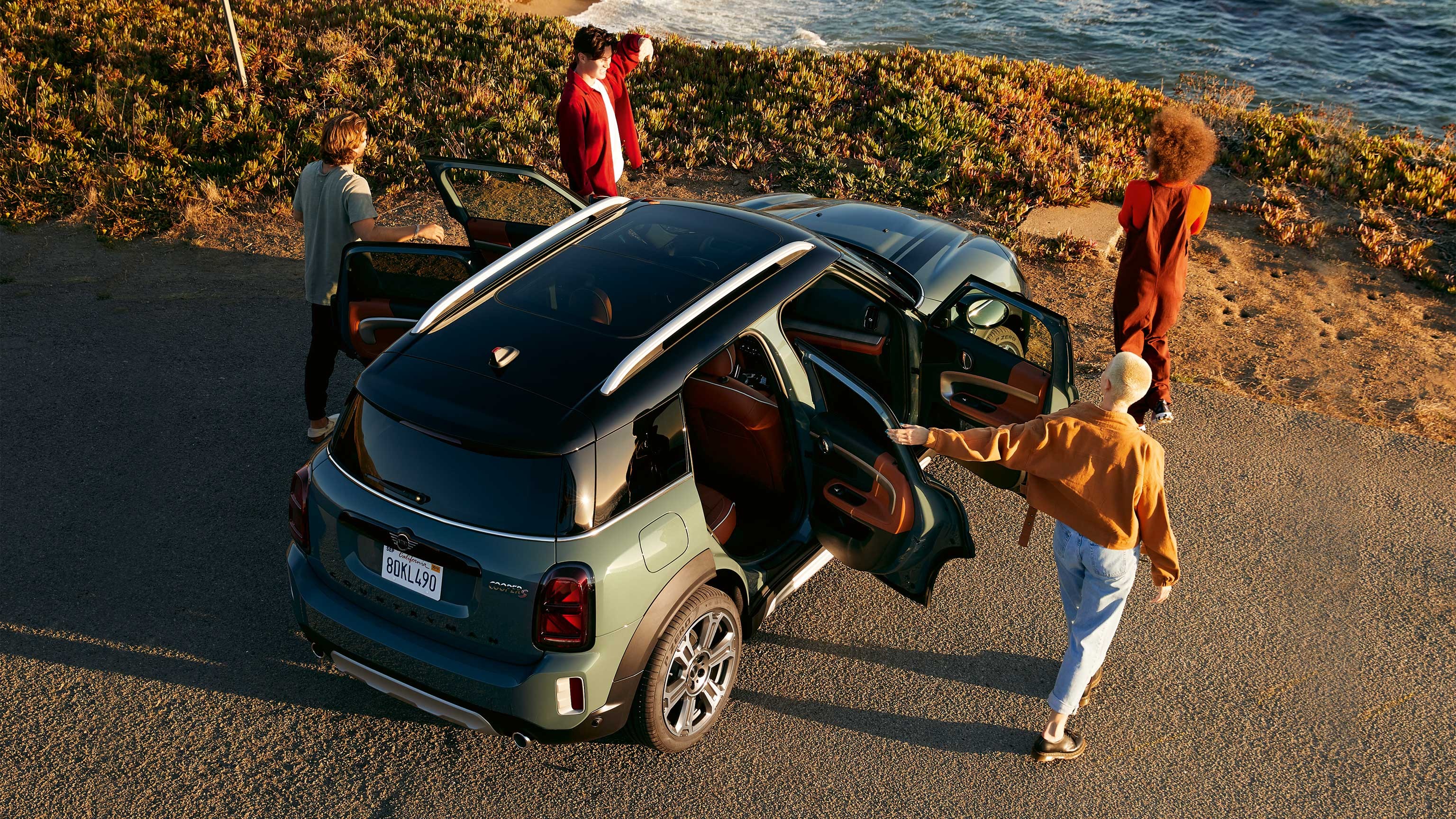 Novo MINI Countryman – verde e preto – vista frontal